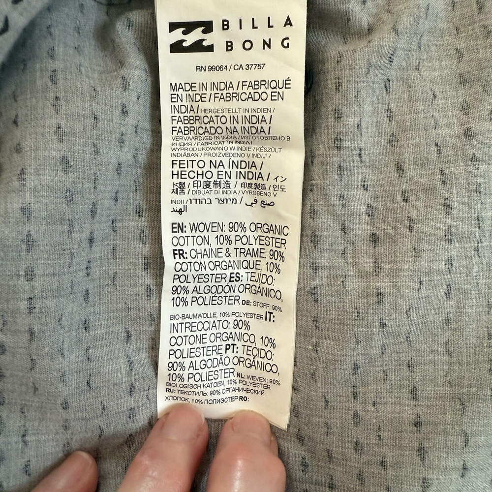 Billabong Men's Black and Gray Patterned Button Down Shirt - Picture 5 of 9